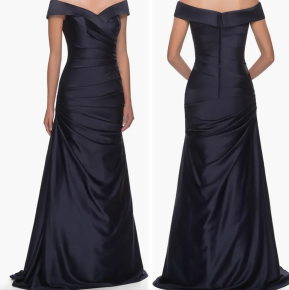 La Femme Dresses & Skirts - La Femme Off the Shoulder Ruched Satin Trumpet Gown Size 14